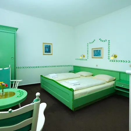 Hotel Haus Am Walde 3*